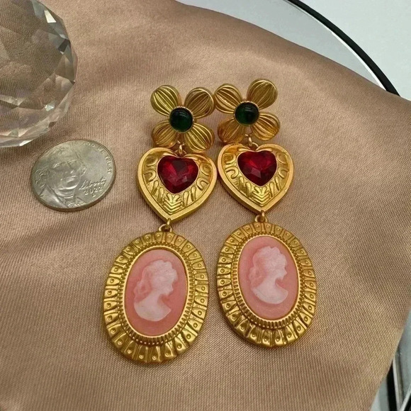 New Fashion Jewelry Baroque Style Earrings - Picture 4 of 6